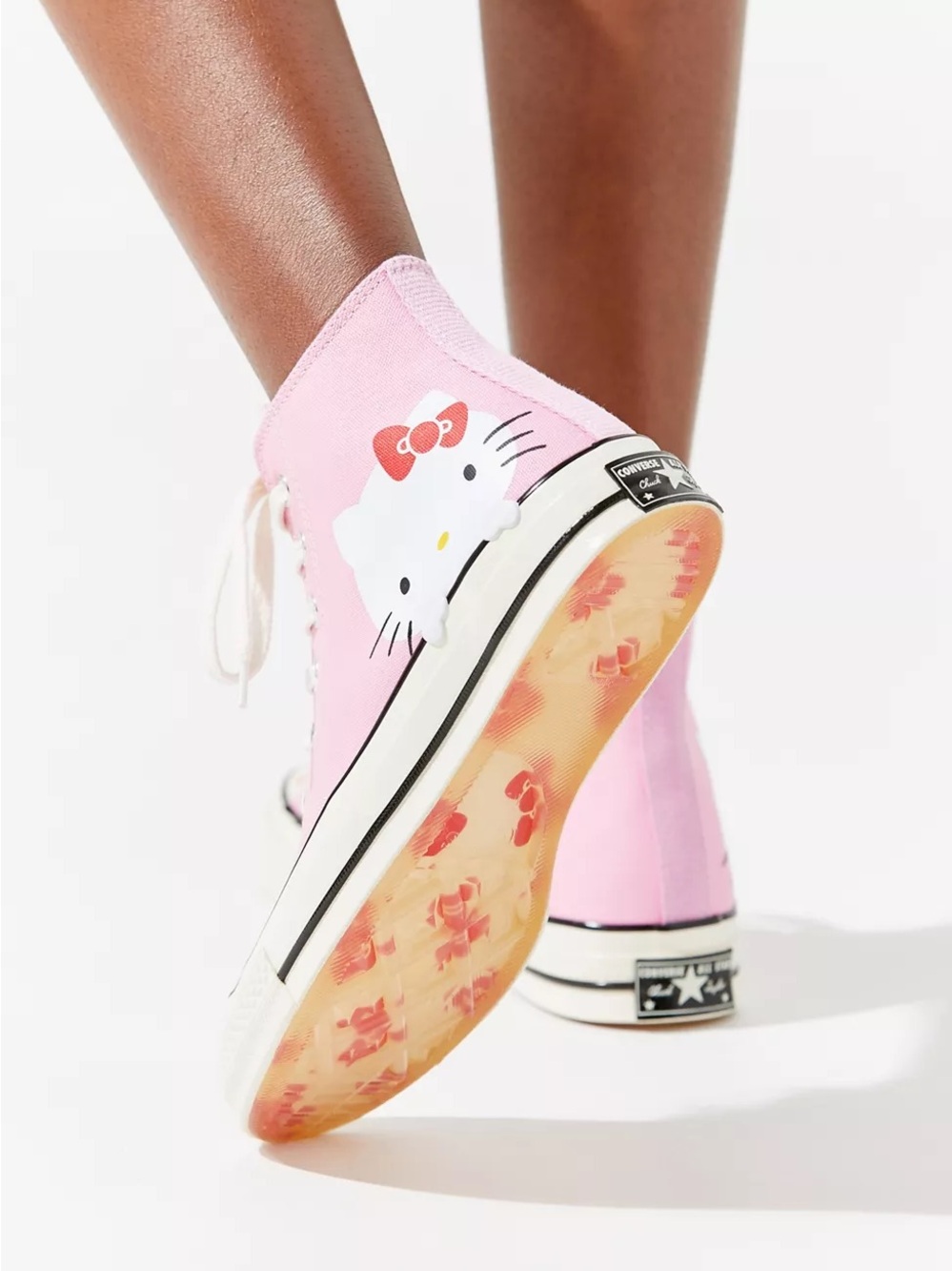 Sanrio Hello Kitty x Converse women’s 8.5 pink High Top Sneakers